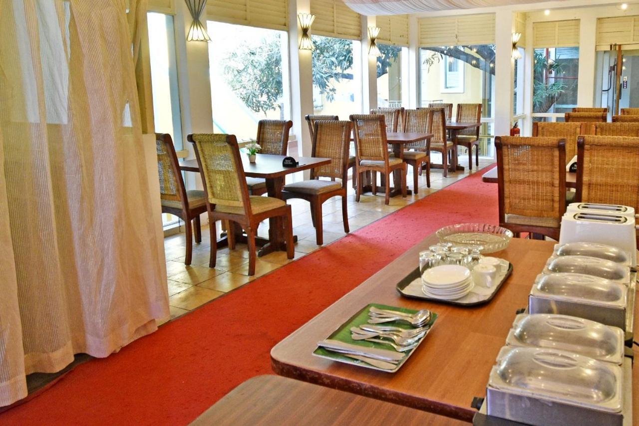 Hotel Villa Des Gouverneurs Pondicherry Bagian luar foto