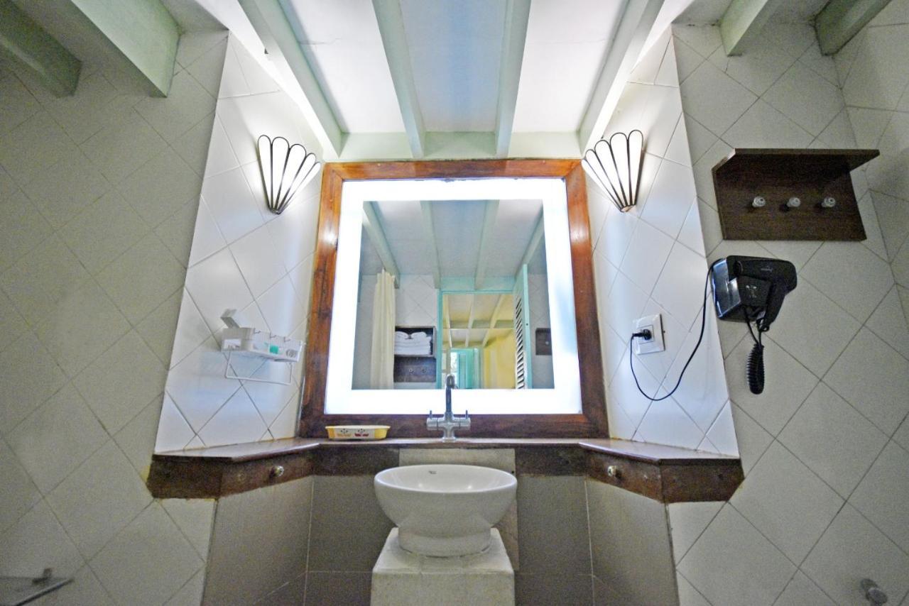 Hotel Villa Des Gouverneurs Pondicherry Bagian luar foto