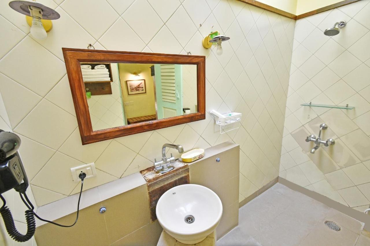 Hotel Villa Des Gouverneurs Pondicherry Bagian luar foto