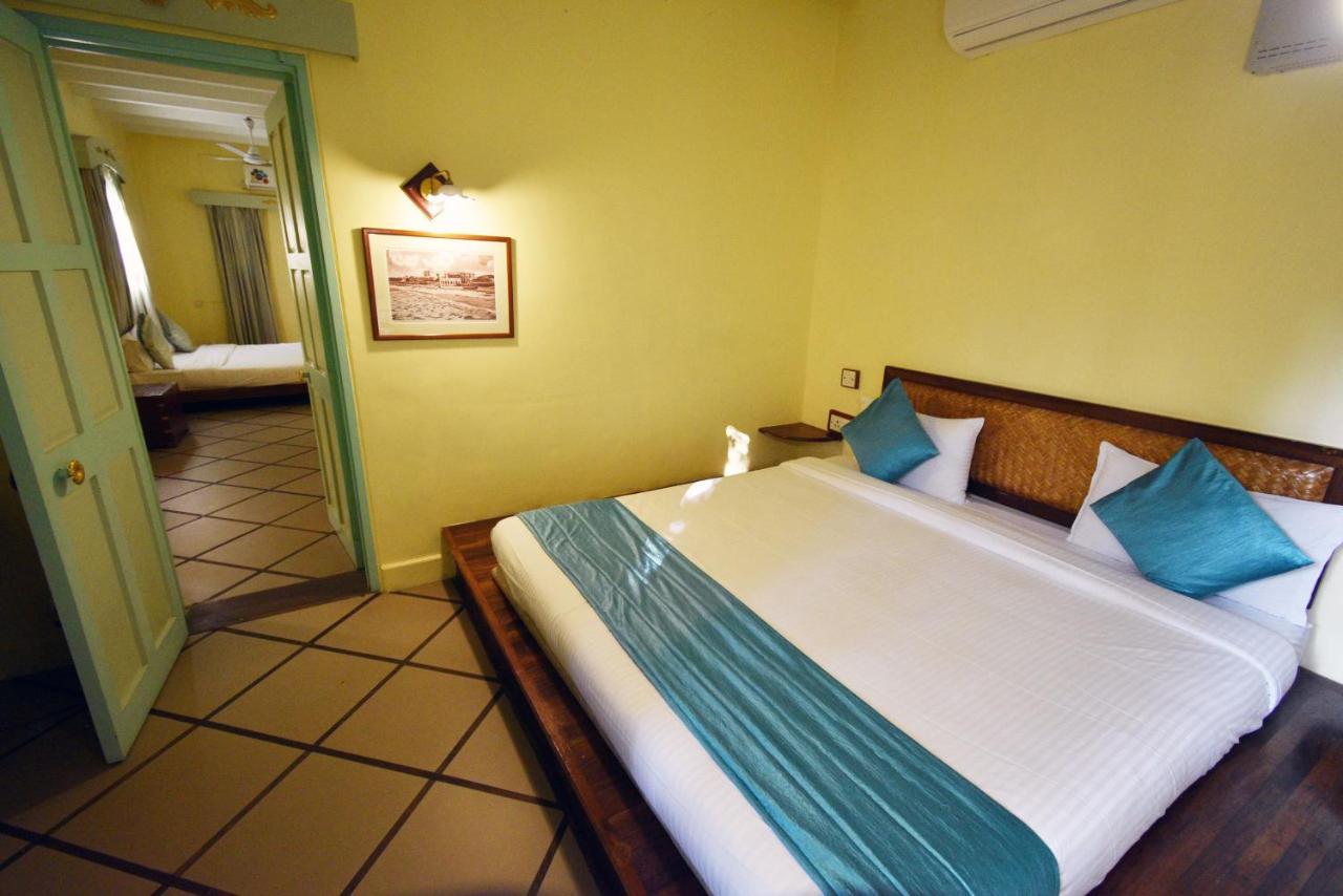 Hotel Villa Des Gouverneurs Pondicherry Bagian luar foto