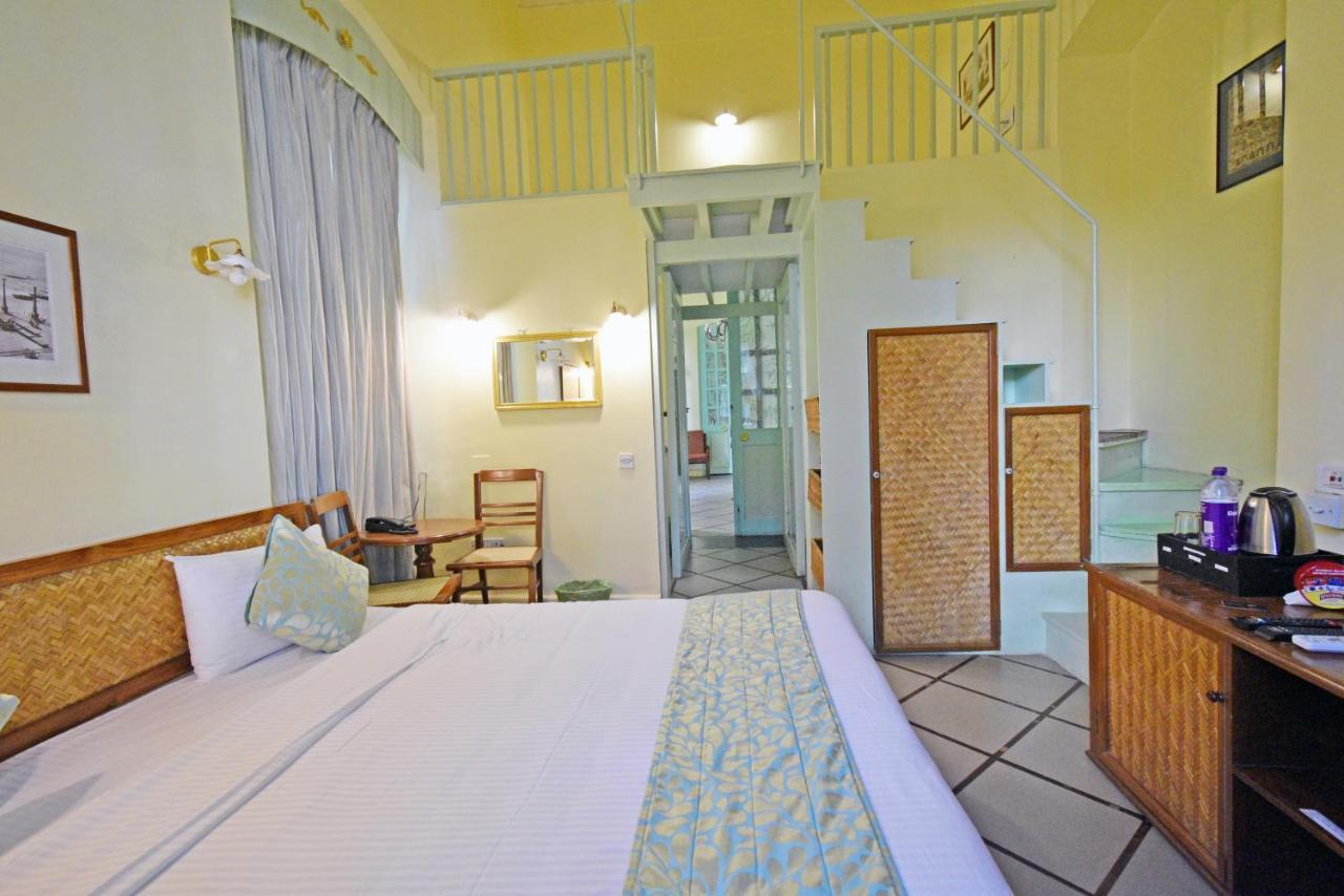 Hotel Villa Des Gouverneurs Pondicherry Bagian luar foto