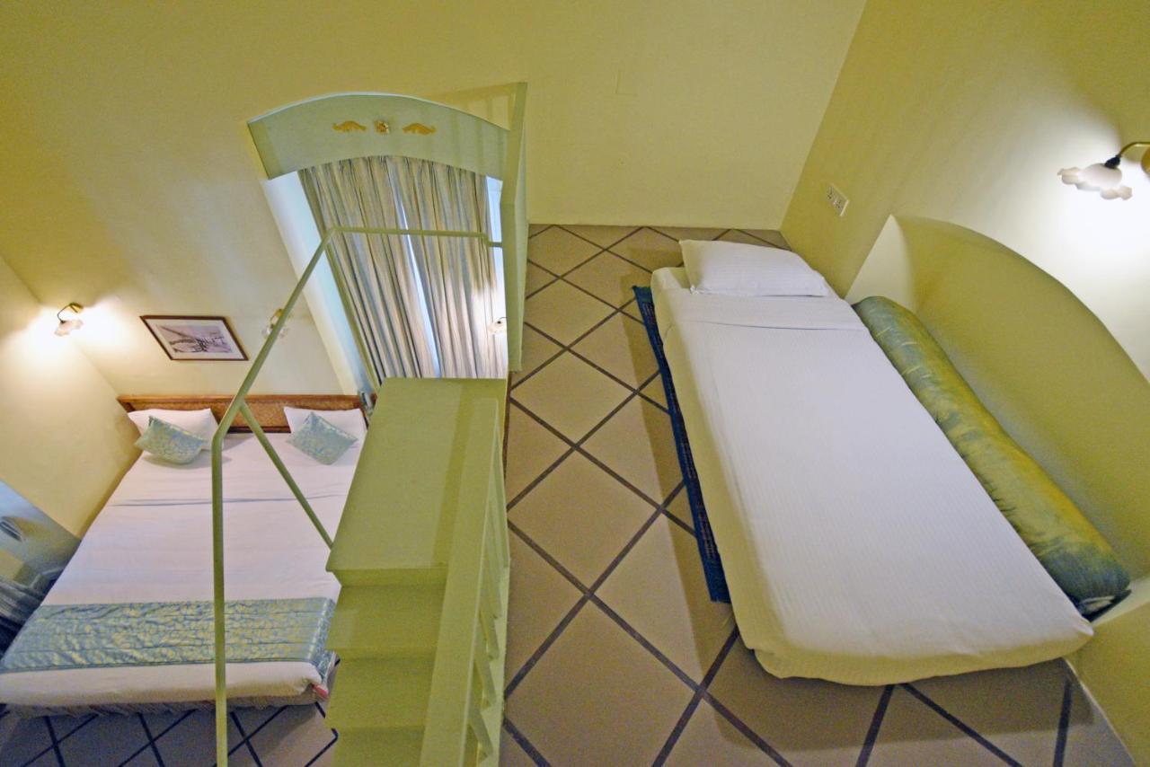 Hotel Villa Des Gouverneurs Pondicherry Bagian luar foto